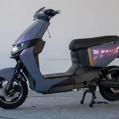 Motocicletas elétricas de 1000W Bicicleta de cidade com 6-8 horas de tempo de carregamento e tensão de 48V