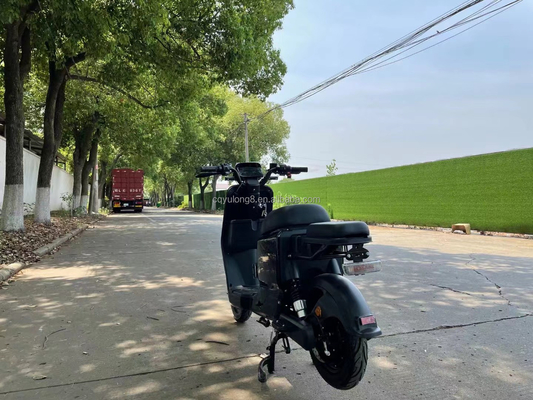 Motocicleta elétrica de cidade de velocidade rápida de 60 V, ciclomotor com motor potente e ecrã LCD