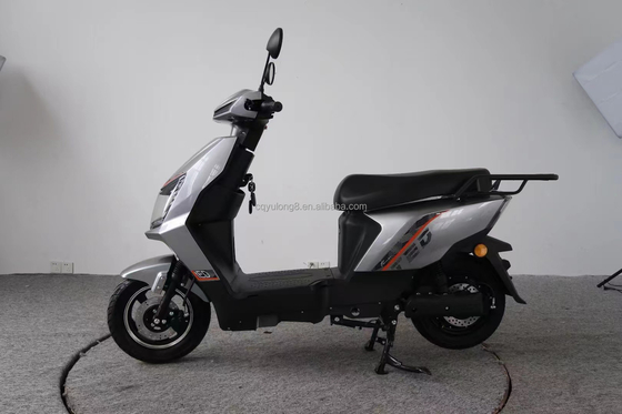 Motocicleta elétrica certificada CEE 3000W com bateria de lítio removível e travão a disco
